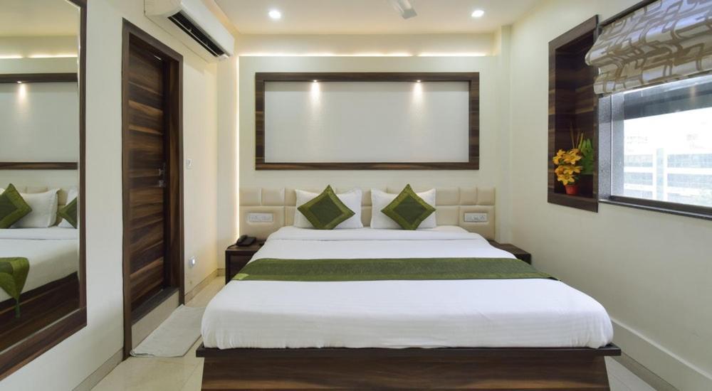 Hotel Palliate Ahmedabad Buitenkant foto