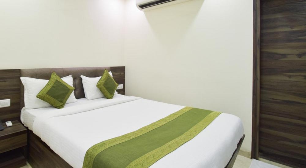 Hotel Palliate Ahmedabad Buitenkant foto