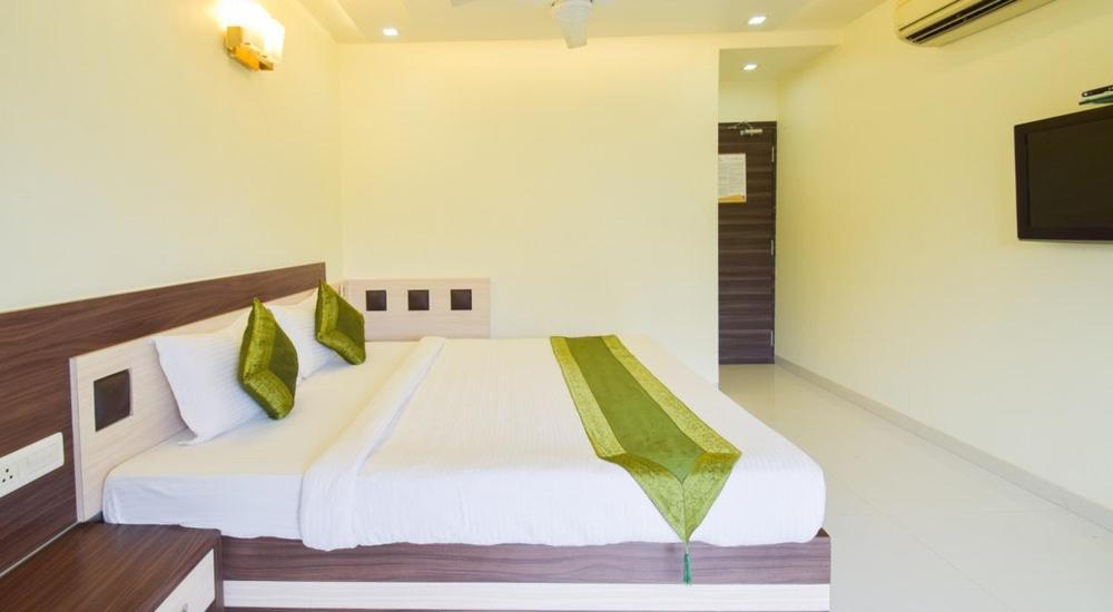 Hotel Palliate Ahmedabad Buitenkant foto