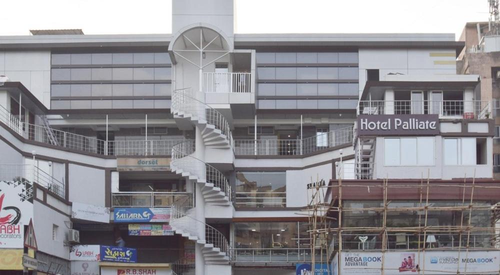 Hotel Palliate Ahmedabad Buitenkant foto