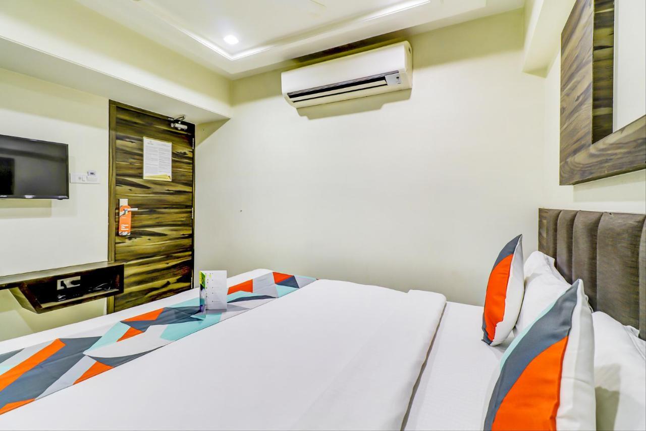 Hotel Palliate Ahmedabad Buitenkant foto