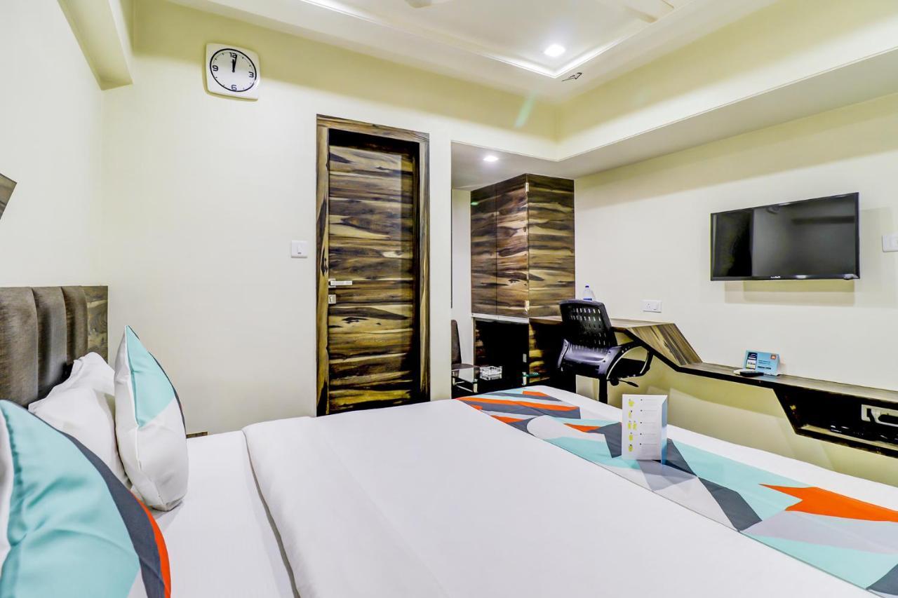 Hotel Palliate Ahmedabad Buitenkant foto