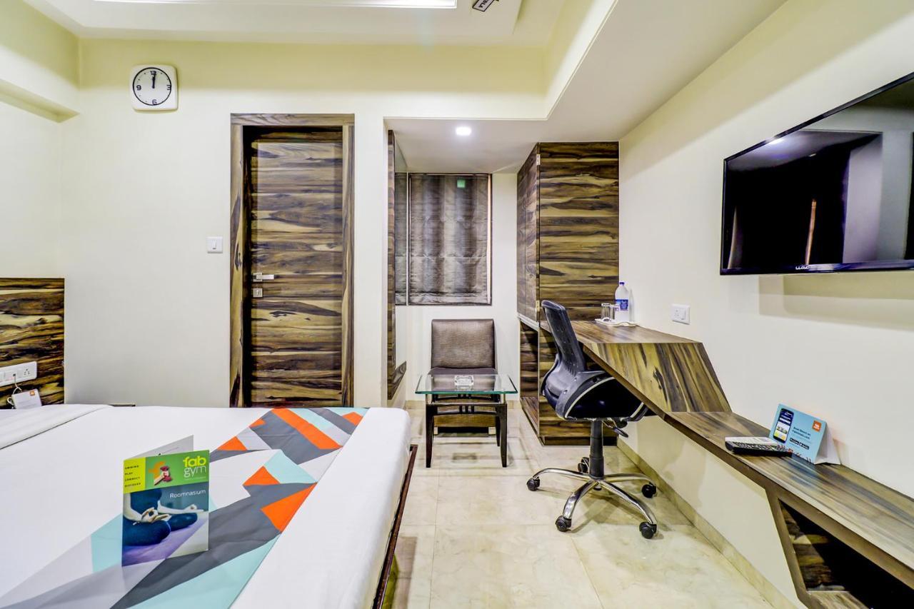 Hotel Palliate Ahmedabad Buitenkant foto