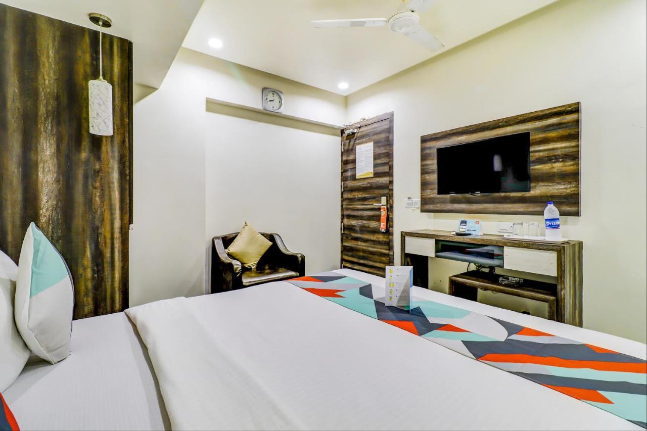 Hotel Palliate Ahmedabad Buitenkant foto