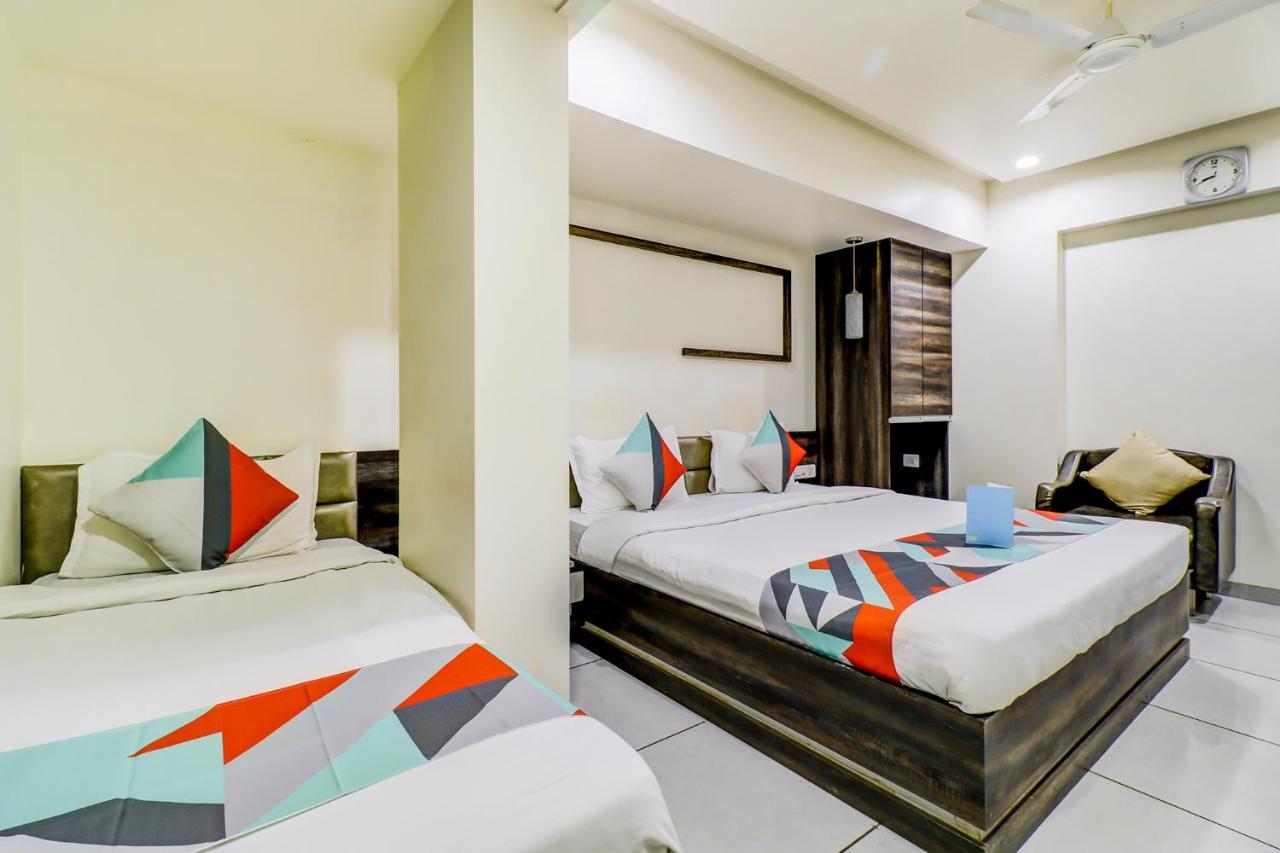 Hotel Palliate Ahmedabad Buitenkant foto