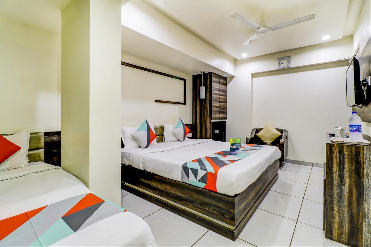 Hotel Palliate Ahmedabad Buitenkant foto